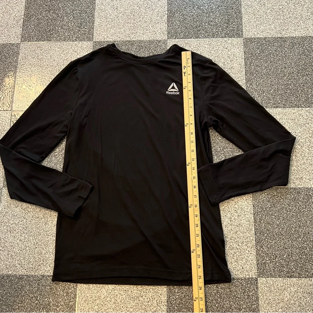 Reebok Men’s Black Long Sleeve Crewneck Top- S